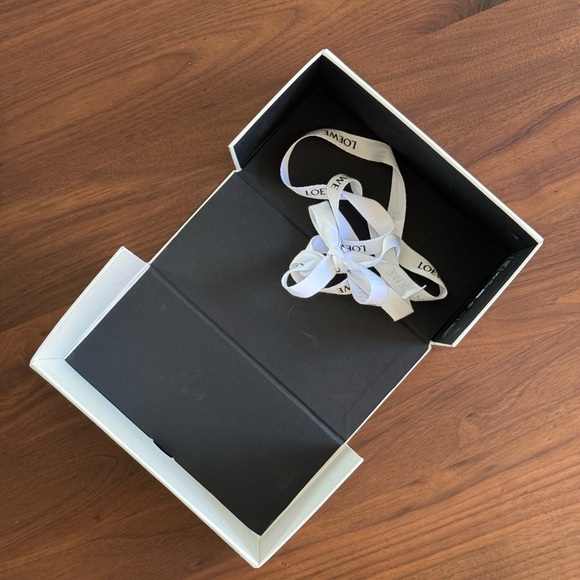 Loewe White Rectangular Box - Picture 2 of 3